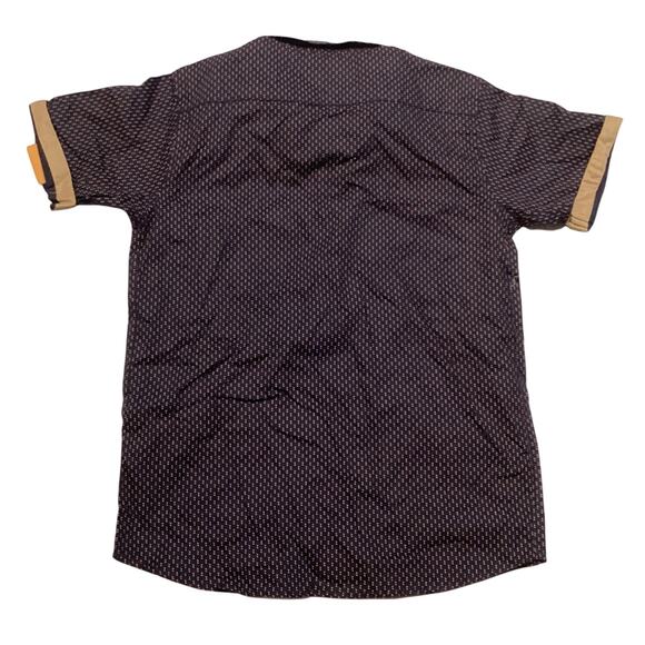 Craft+Flow Button Down Shirt - Picture 2 of 4